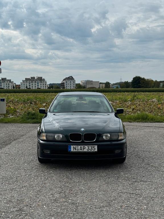 BMW 523