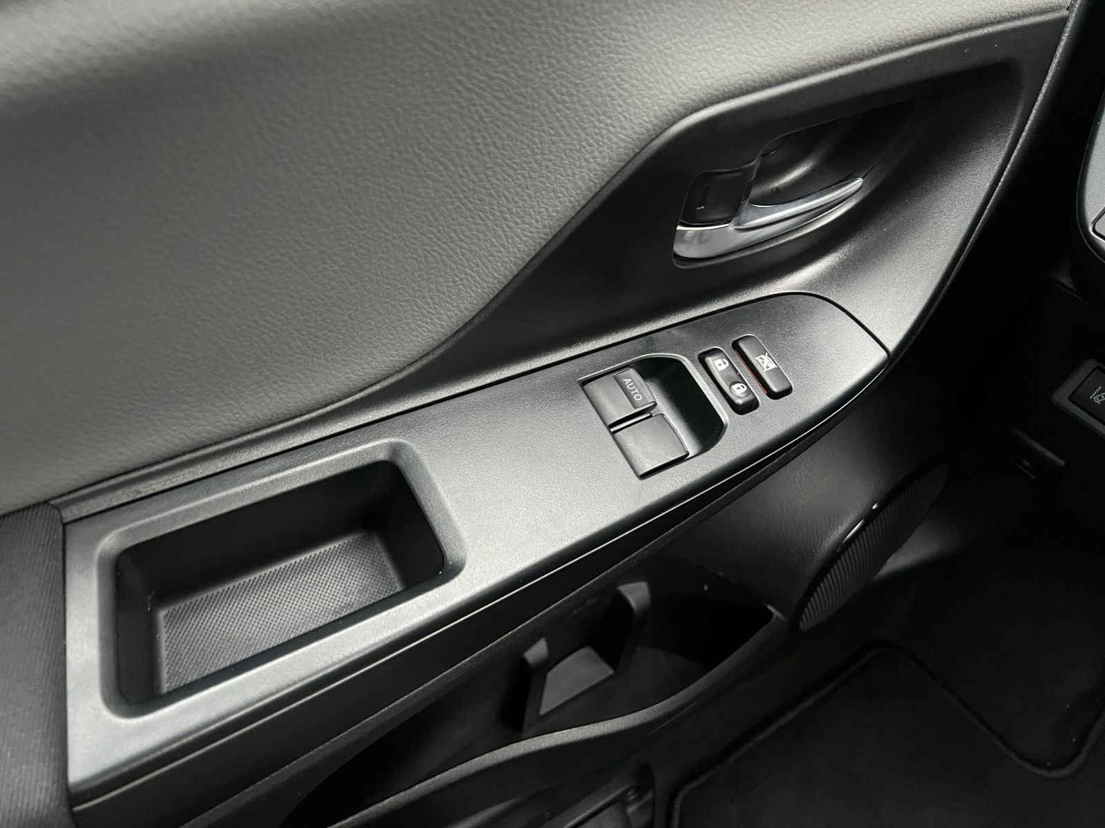 Fahrzeugabbildung Toyota Yaris 1.0 VVT-i Comfort *Klima, Kamera*