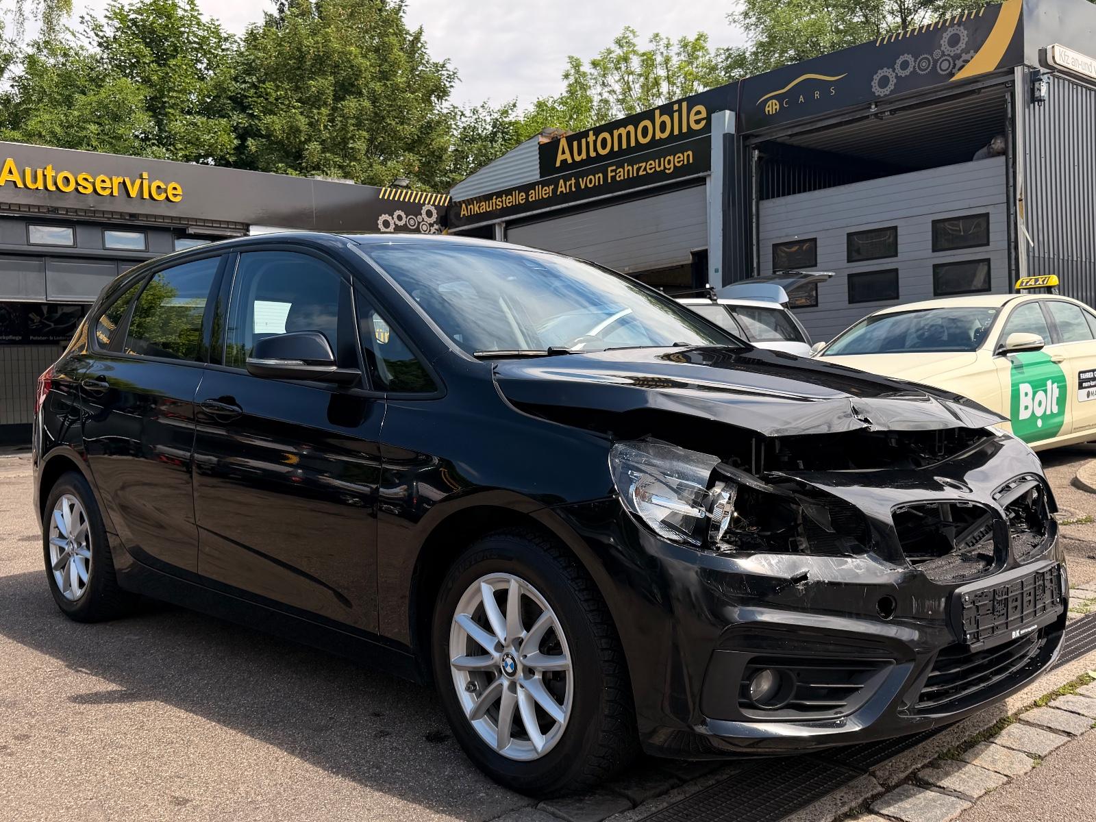 BMW 218i Activ Tourer Tempomat navigation PDC