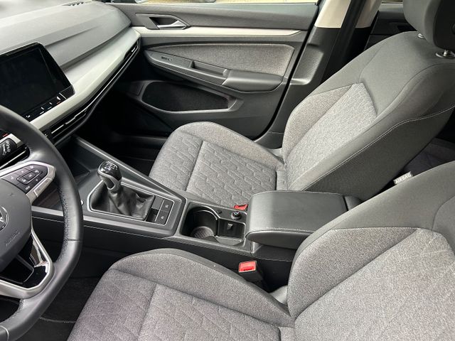 Fahrzeugabbildung Volkswagen Golf 2.0 TDI Move+CarPlay+LED+Navi+AllW.LM+SHZ+