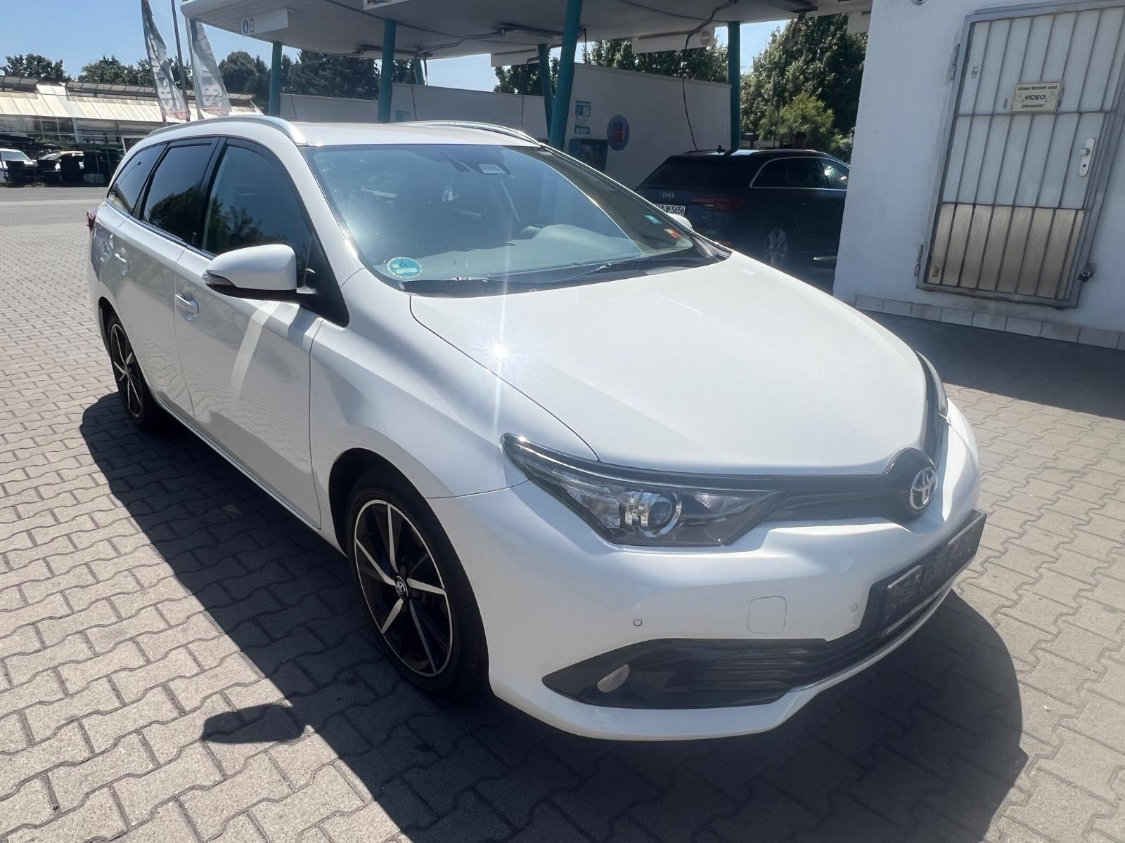 Toyota Auris Touring Sports Team D