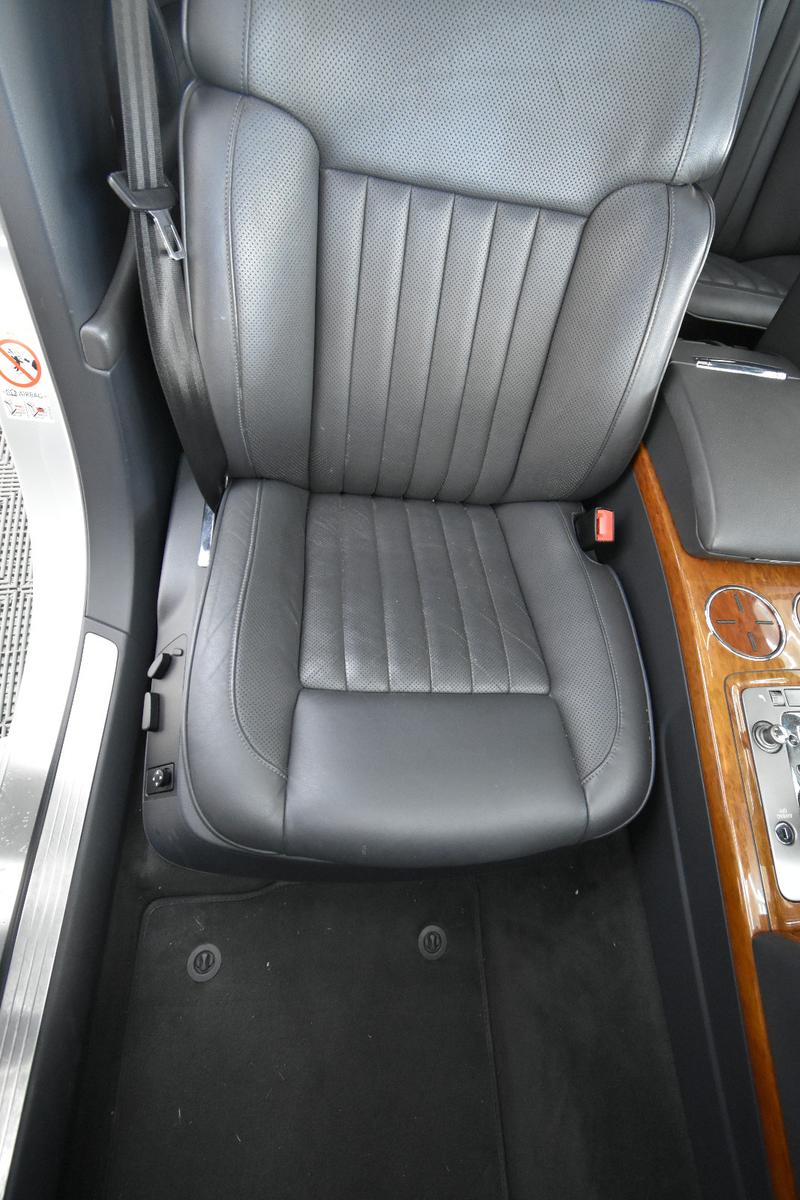 Volkswagen Phaeton V6 5.Sitzer 4Motion NAVI SHZ 4Zonenklima