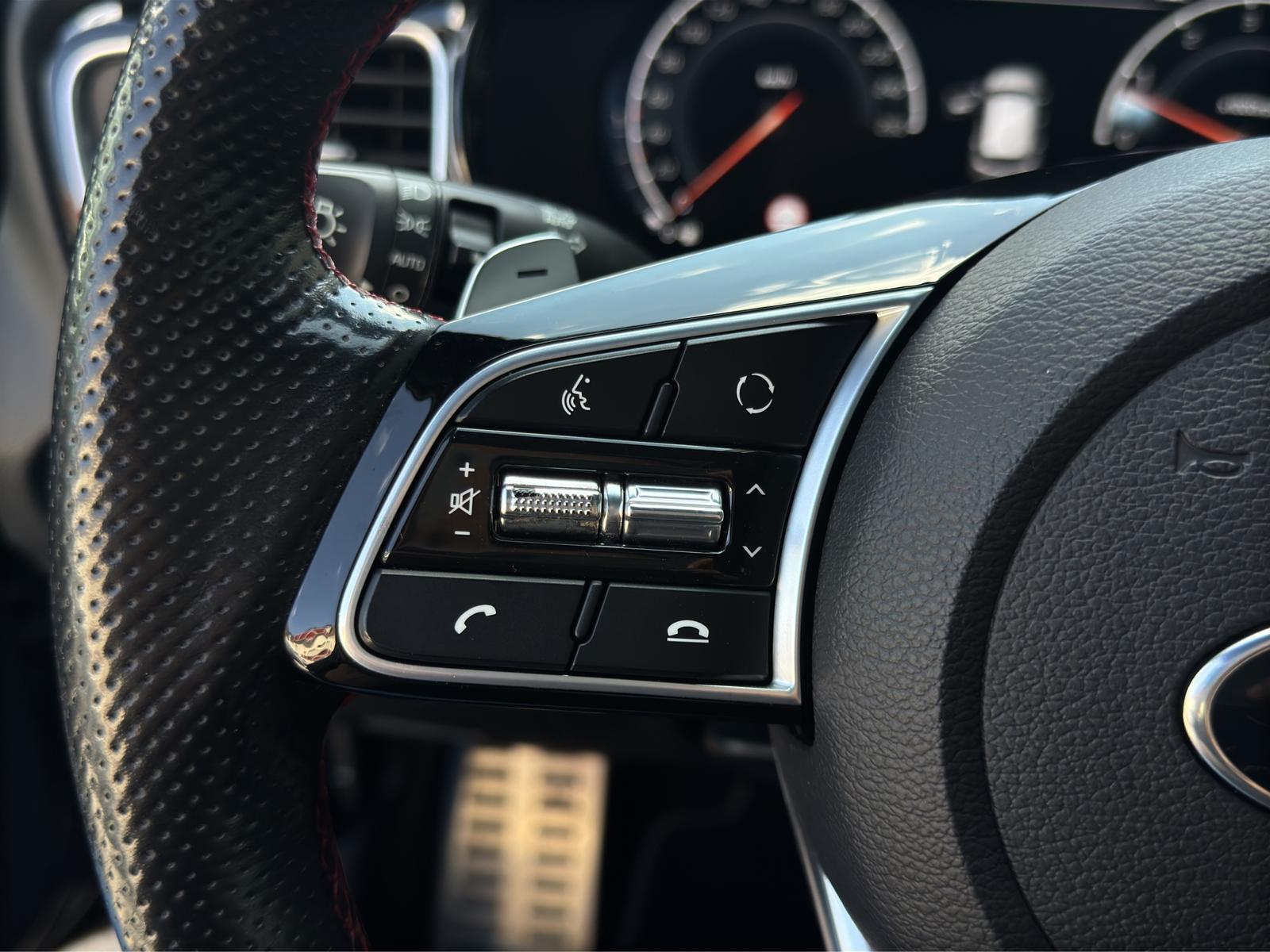 Kia CEED 1.6T GT PANO-DACH+TEIL-LEDER+NAVI+LED-LICHT