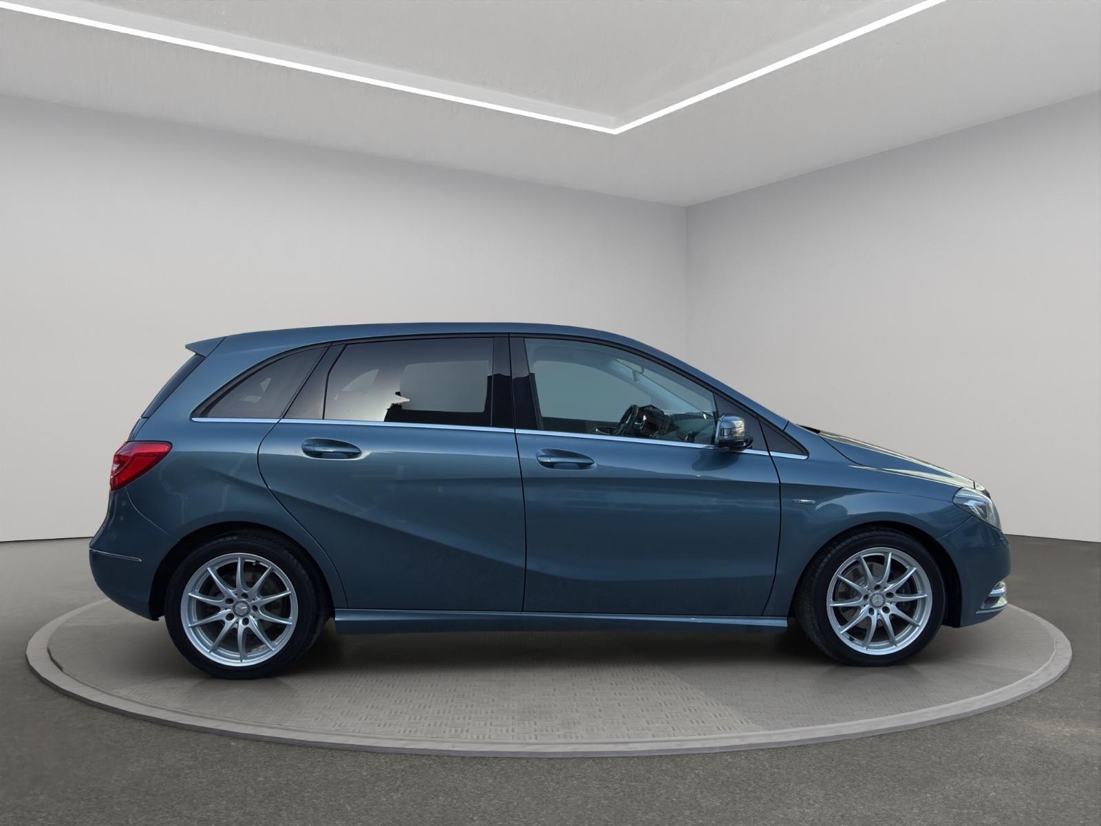 Mercedes-Benz B 180 Edition 1 Leder 1.Hand