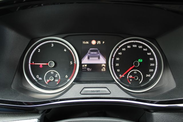 Volkswagen T6.1 Multivan Generation SIX DSG AHK ACC Standhz