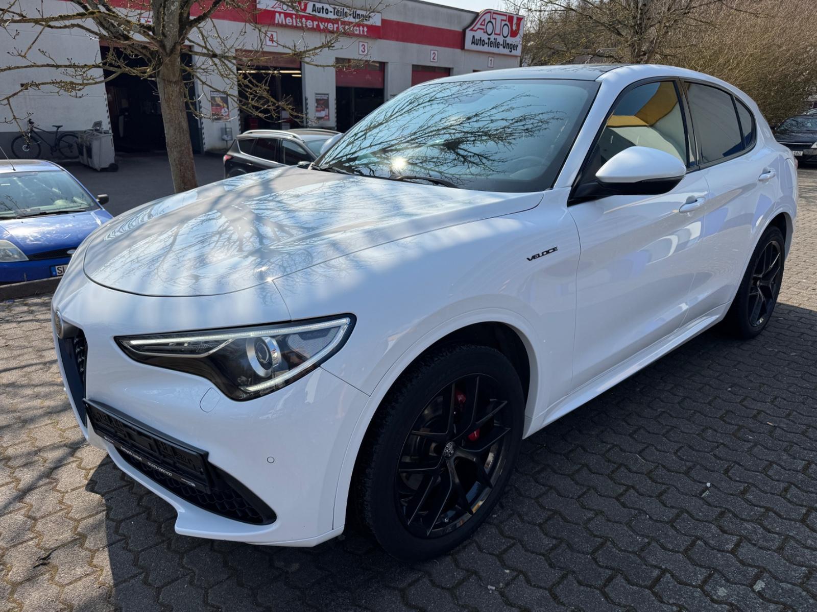 Alfa Romeo Stelvio Veloce Q4 Panorama+Leder+LED+Navi+Kamera