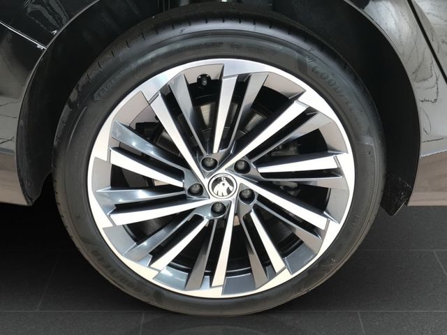 Skoda Superb Combi IV 2.0 TDI DSG L&K *AHK*DCC*MASSAGE