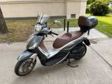 Piaggio Beverly 300 ABS - zuverlässig und schick - PIAGGIO BEVERLY 300