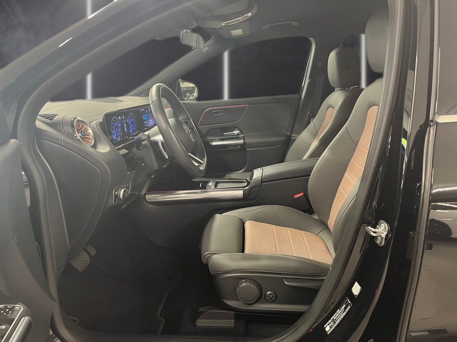 Fahrzeugabbildung Mercedes-Benz EQA 250+ Electric Art*360°*Distronic*Totwink*LED
