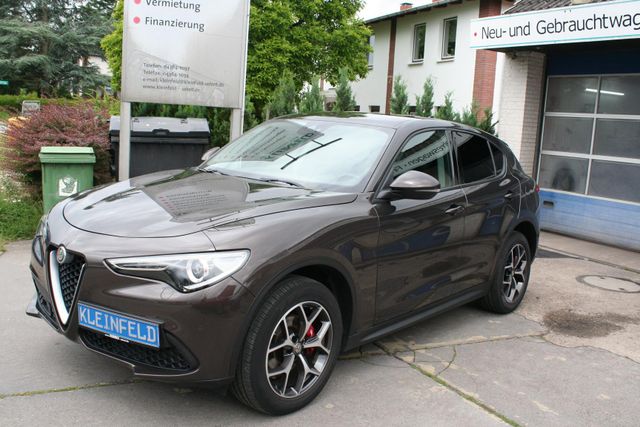 Alfa Romeo Stelvio 2.0 T Lusso Q4 Navi-Leder-Xenon-PDC-R...