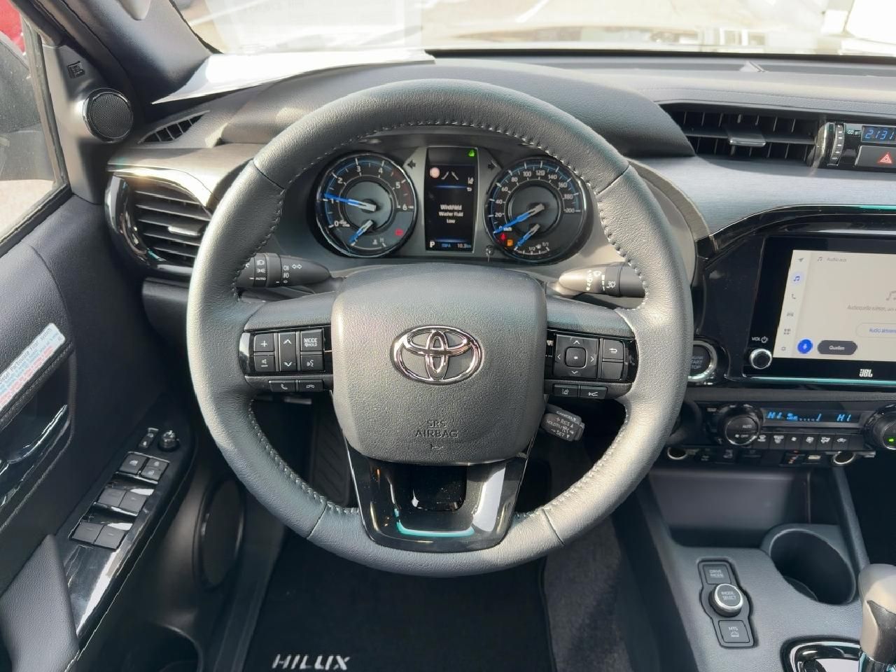 Fahrzeugabbildung Toyota Hilux 2,8 Double Cab Invincible 4x4*JBL+AHK+WKR*