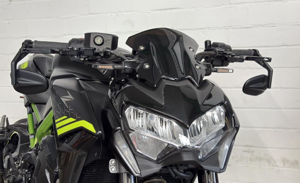 Kawasaki Z900 - 1. Hd. - schickes Zubehör!