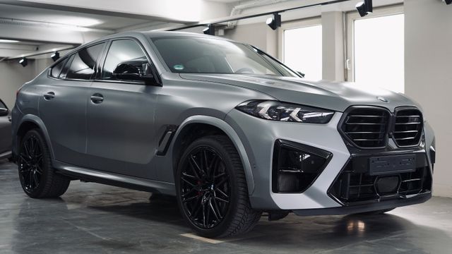 BMW X6 M Competition Drivers 360 Carbon B&amp;W  Massage