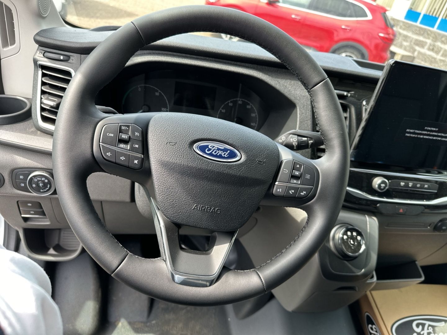 Fahrzeugabbildung Ford Transit Kasten E 350 L3 Trend Elektromotor Navi