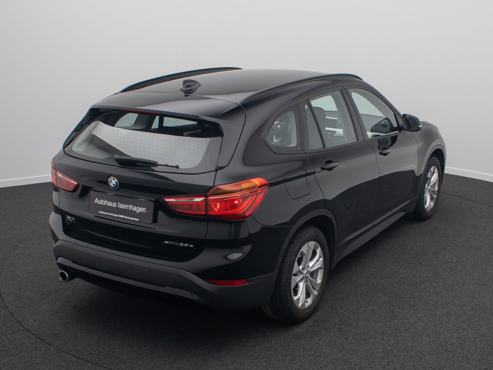 Fahrzeugabbildung BMW X1 xD25e ParkAss GeschwindigReg DAB Lordos Navi