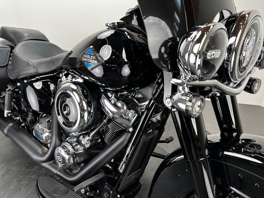 Fahrzeugabbildung Harley-Davidson SOFTAIL HERITAGE CLASSIC *KAUM KILOMETER