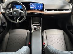 Fahrzeugabbildung BMW 218i Active Tourer Luxury Line -- AHK/ ACC/