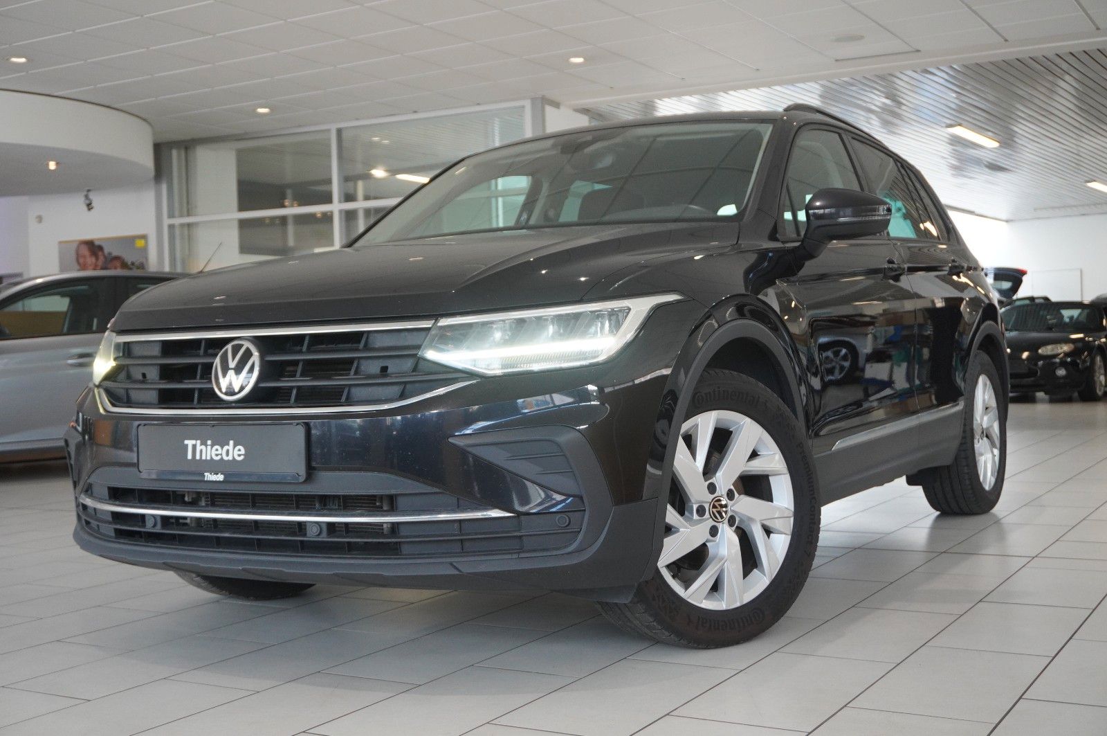 Fahrzeugabbildung Volkswagen Tiguan 1.5 TSI LIFE DSG NAVI/LED/ACC/SHZ/PDC/DAB