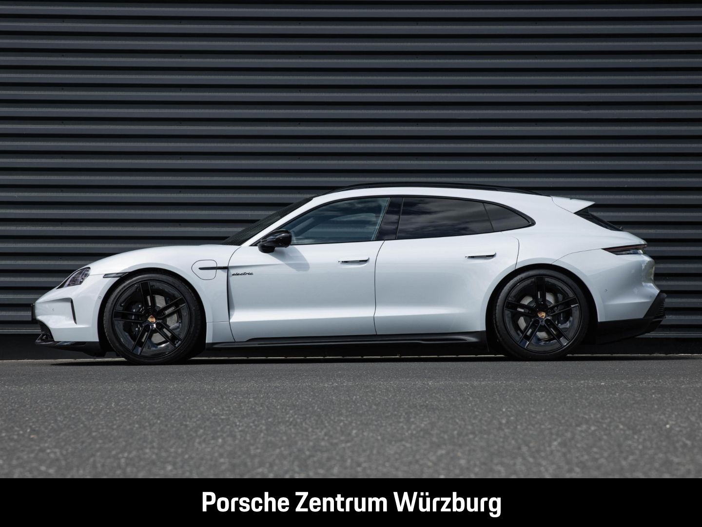 Porsche Taycan Sport Turismo Black Edition InnoDrive LED imagem 2