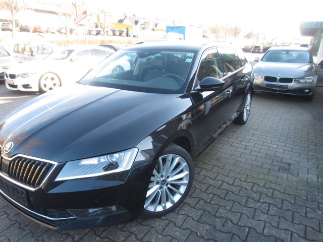 Skoda Superb Combi Style 4x4 VOLL AUSSTATTUNG