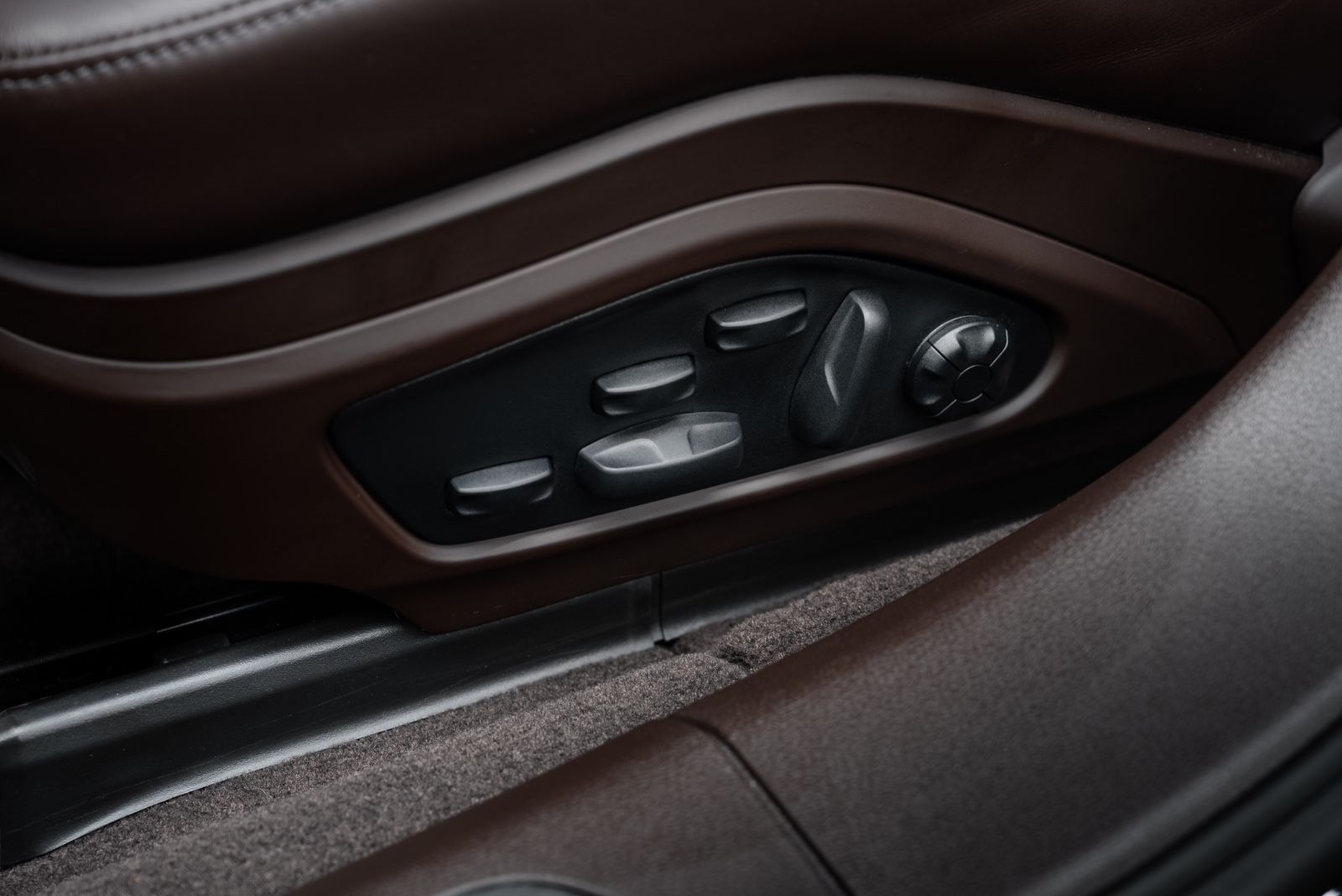 Fahrzeugabbildung Porsche Panamera GTS BURMESTER/PANO/PDLS+/STANDHEIZUNG