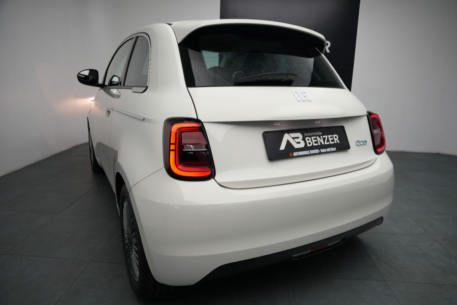 Fahrzeugabbildung Fiat 500 e*Klima*Bluetooth*Spurhalteassistent*Keyless