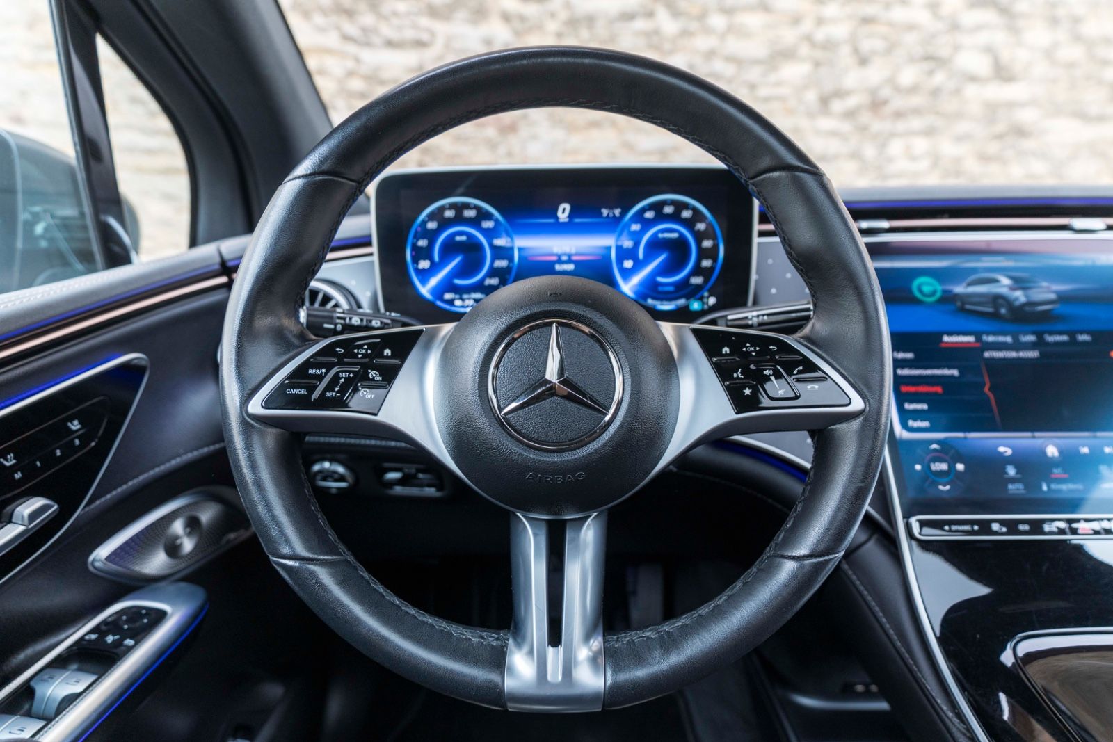 Fahrzeugabbildung Mercedes-Benz EQE 350 4Matic BURMESTER PANO MASSAGE 360° ACC