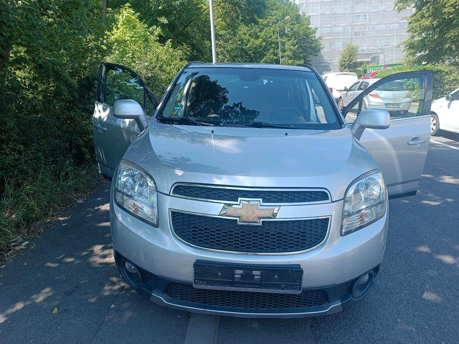 Chevrolet Orlando 2012 — interior
