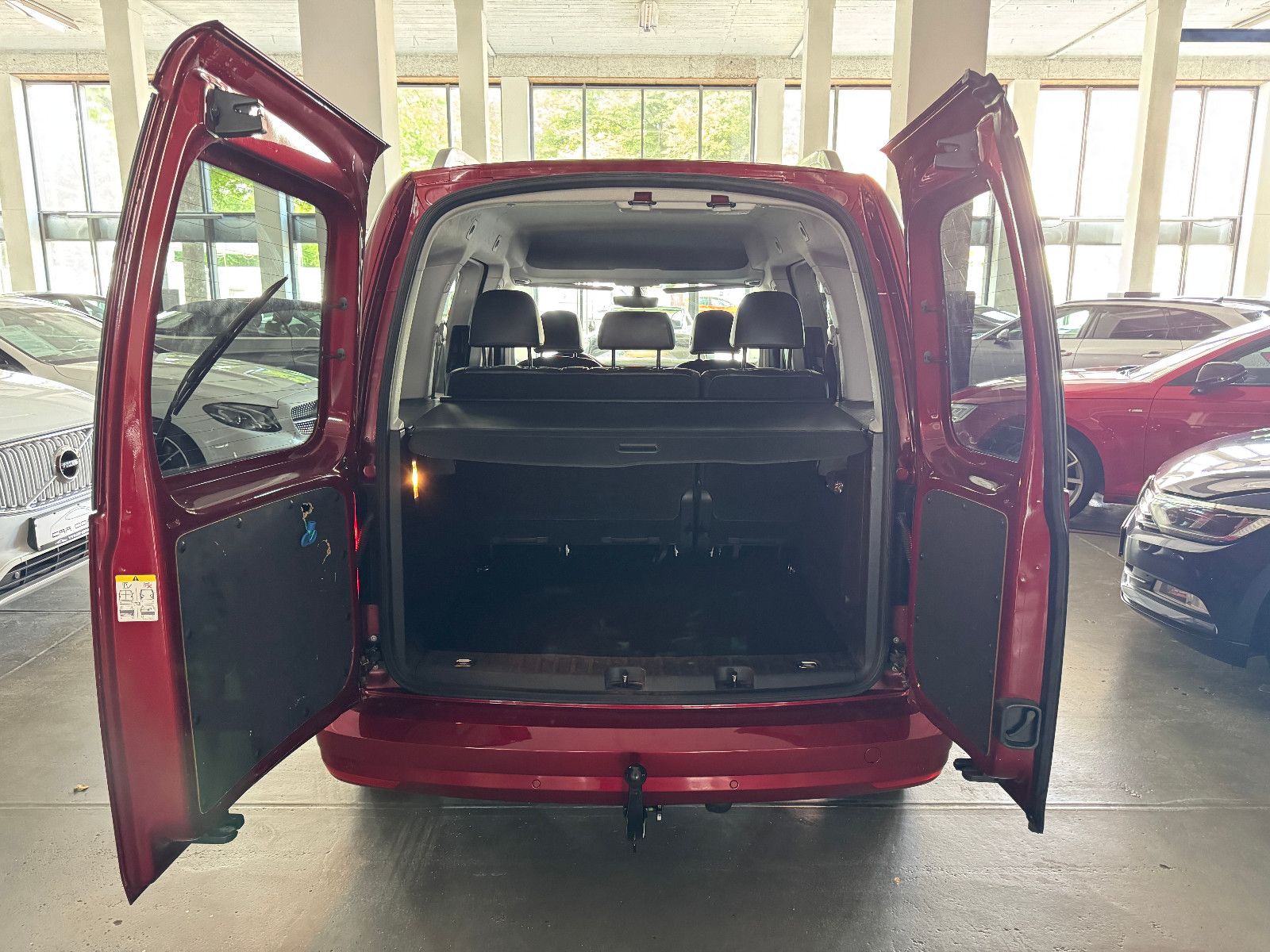 Fahrzeugabbildung Volkswagen CADDY MAXI 1.4 TGI HIGHLINE SPORTPAKET ACC VOLL