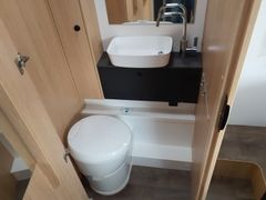 Sunlight T 690 L Adventure Edition,Queensbett und Hubbett