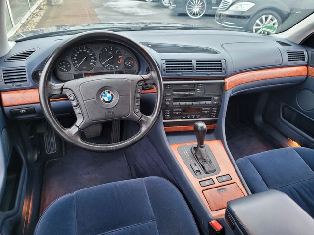 Fahrzeugabbildung BMW 740iA/Erste Serie/Originaler Spitzenzustand