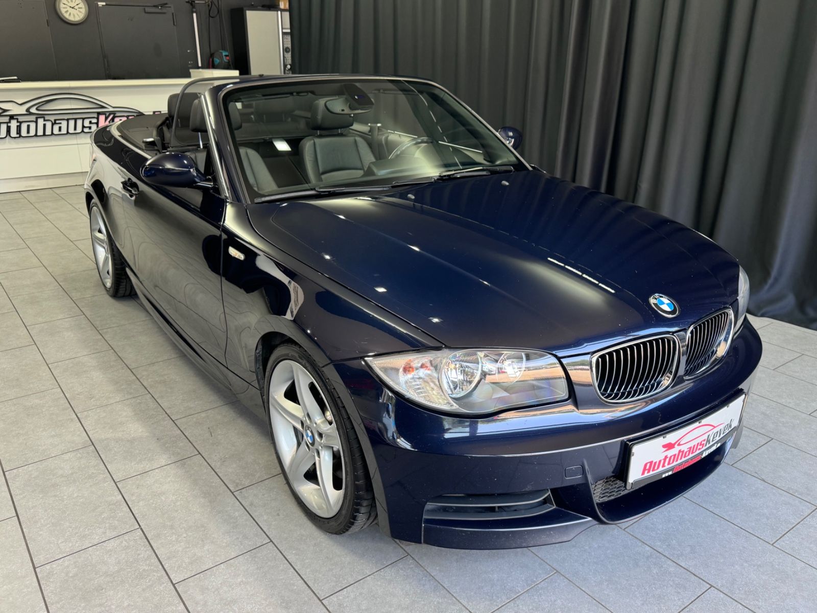 Fahrzeugabbildung BMW 135i Cabrio*M-PAKET*KEYLESS*HIFI*LEDER*NAVI*