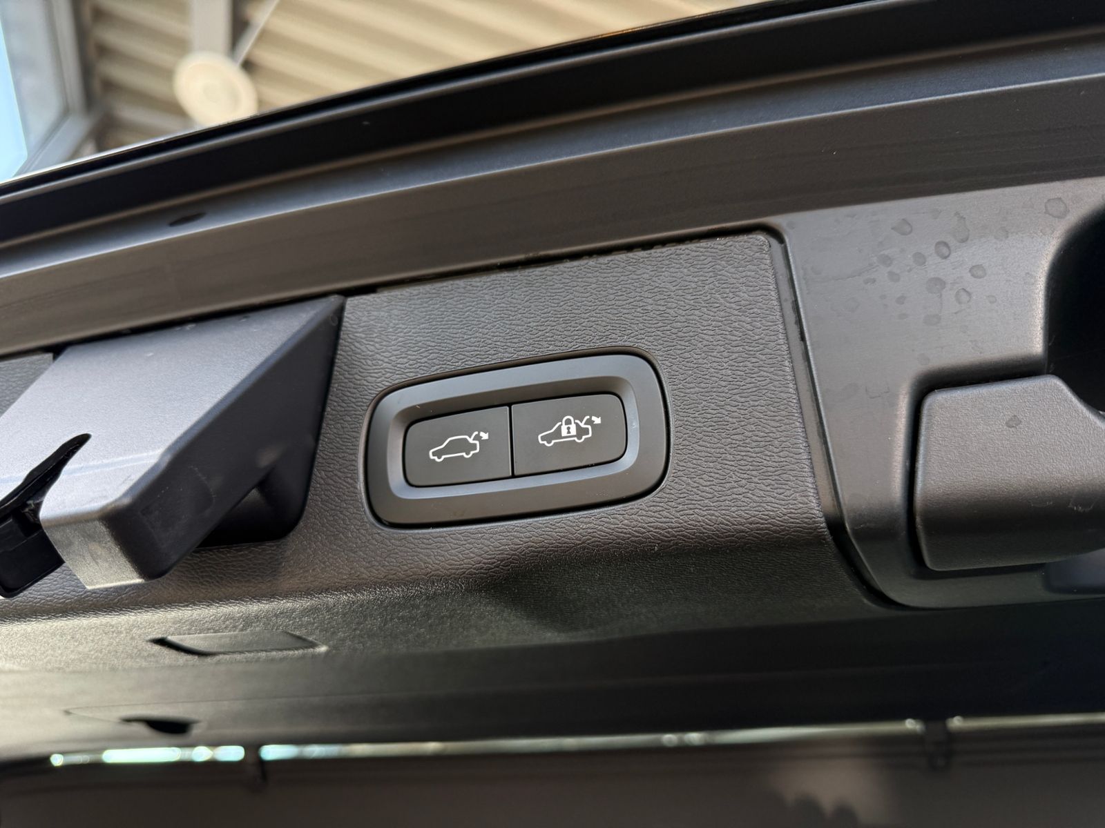 Fahrzeugabbildung Volvo XC60 Momentum Pro AHK LED RFK