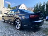 Audi A8 4.2 TDI tiptronic quattro - - Audi A8 mit Diesel-Antrieb: Limousine, 4.2