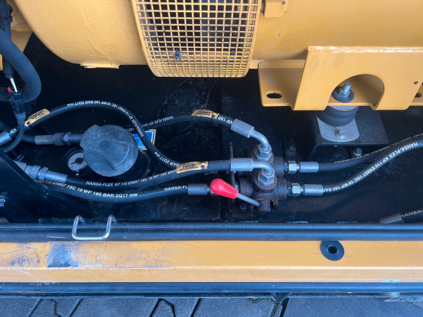 Fahrzeugabbildung CAT DE110E3 Stromerzeuger / 100KVA / 2018 / 18.837h