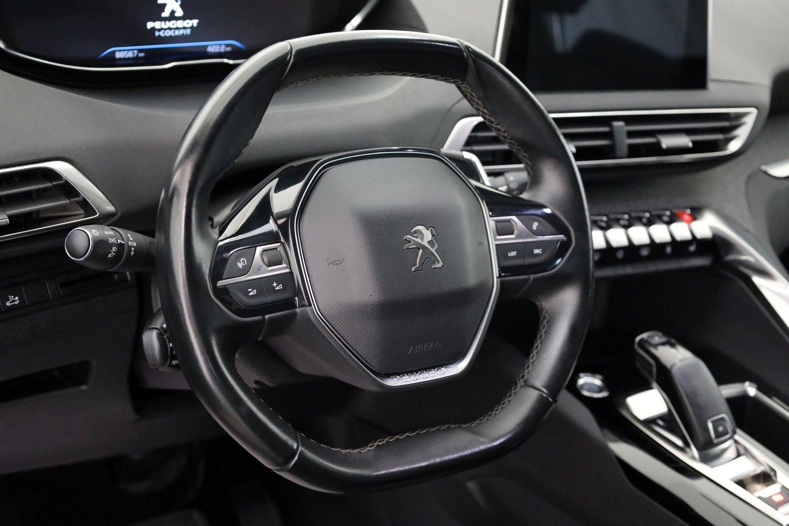 Fahrzeugabbildung Peugeot 5008 Allure 7 Si.,T.Leder,Navi,LED,SH,PDC,Kamera