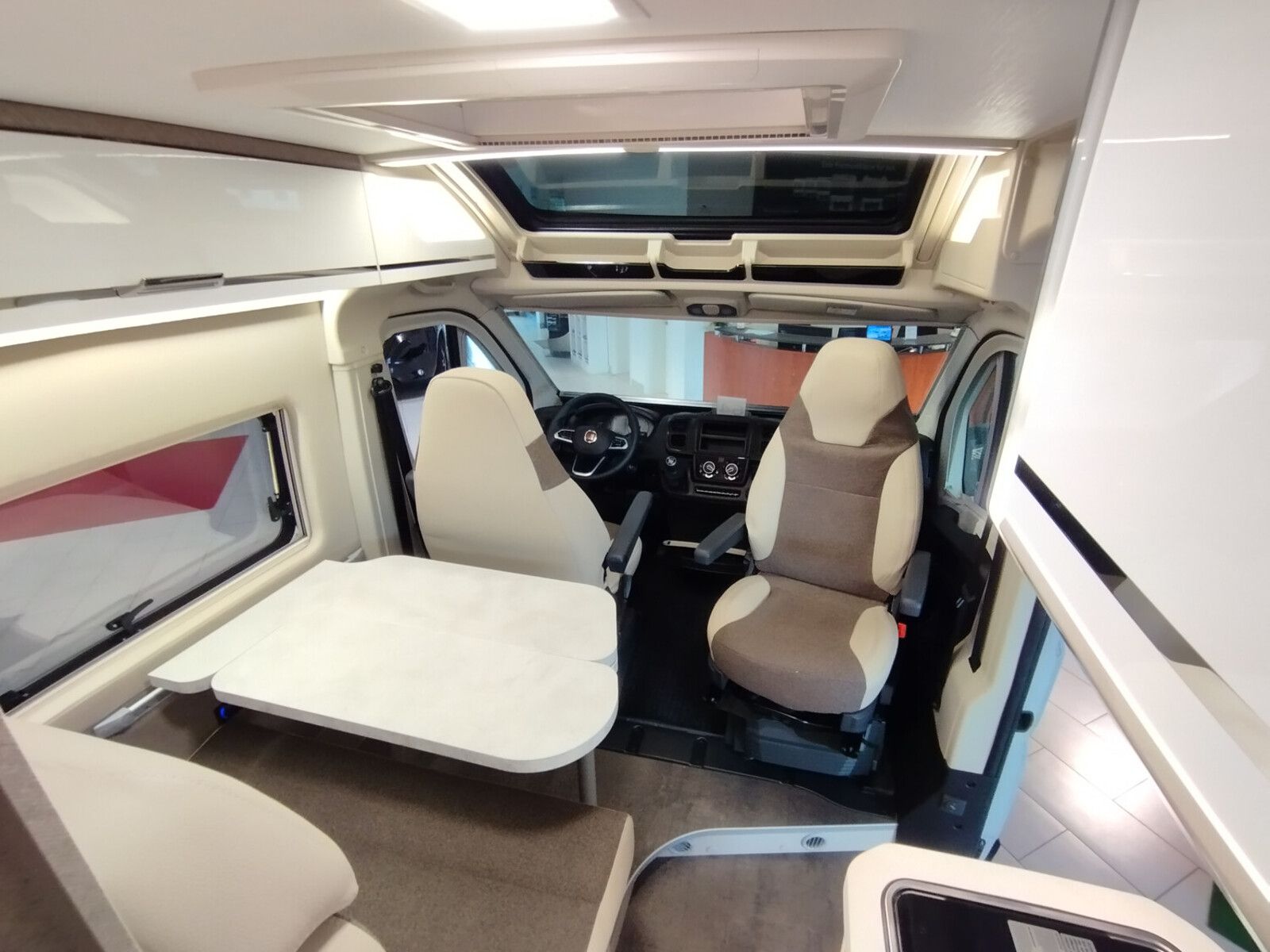 Fahrzeugabbildung Karmann Davis Lifestyle DA 591 LS Markise und Skyroof