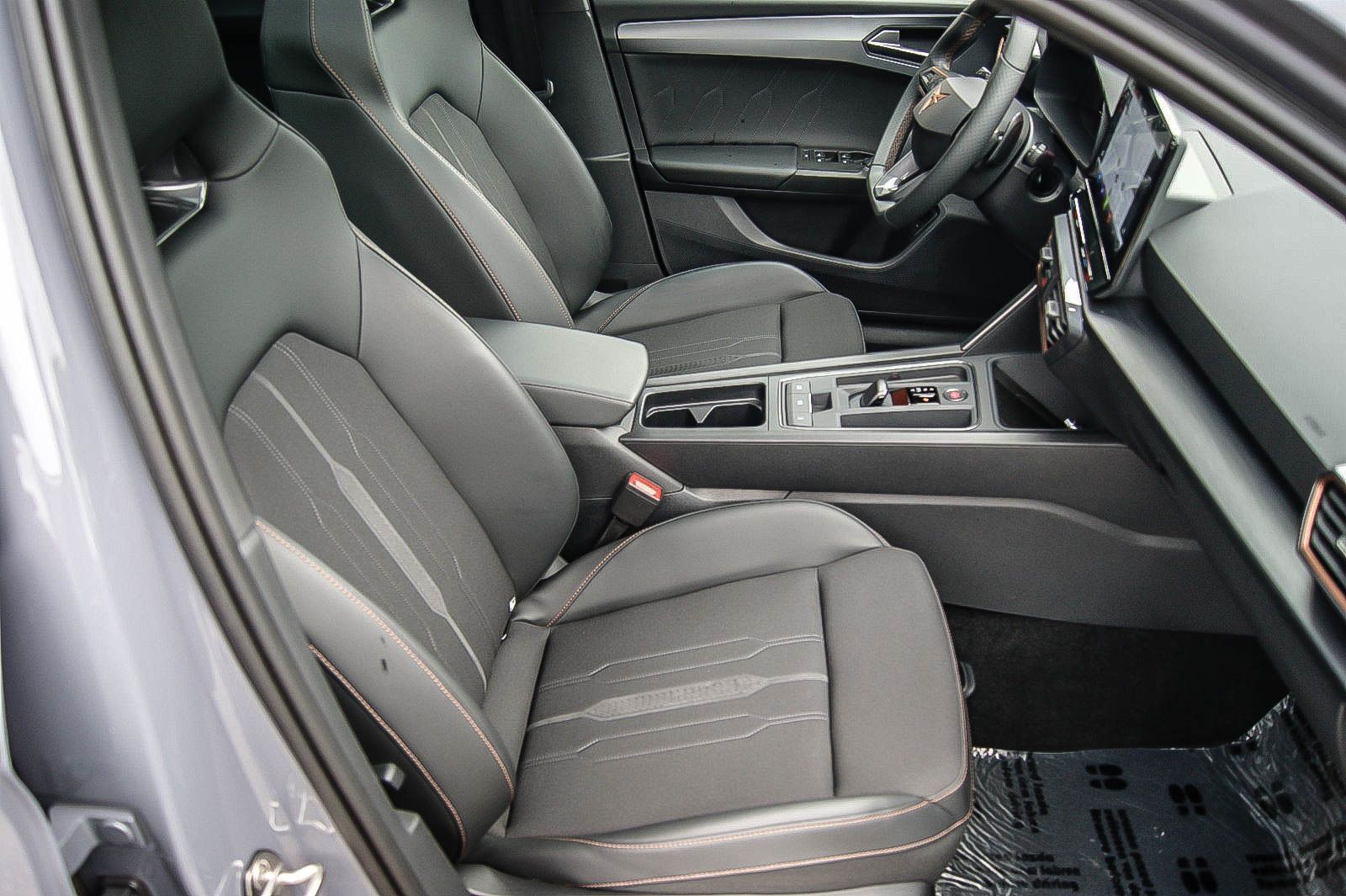 Fahrzeugabbildung CUPRA Leon Sportstourer e-Hybrid PANORAMA CARPLAY ACC