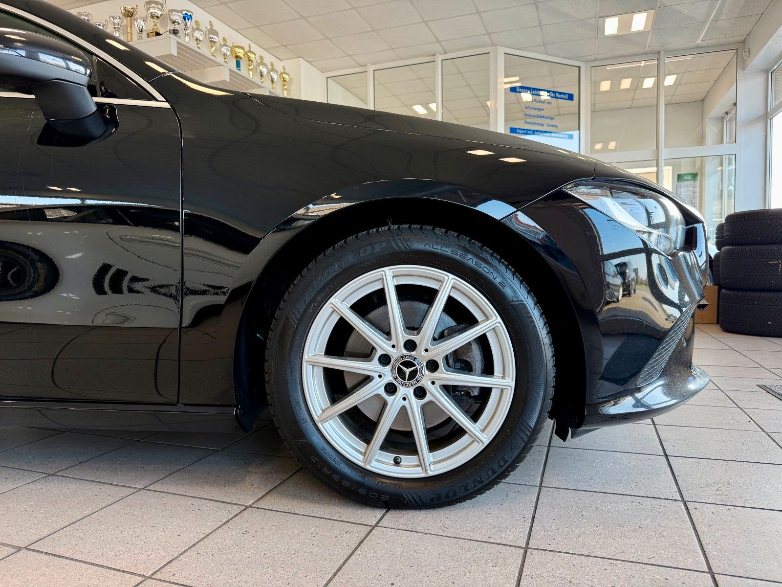 Fahrzeugabbildung Mercedes-Benz CLA 180d Shooting Brake