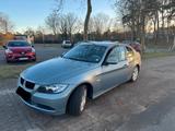 BMW 318i Sehr gepflegtes Auto!!! - BMW 318