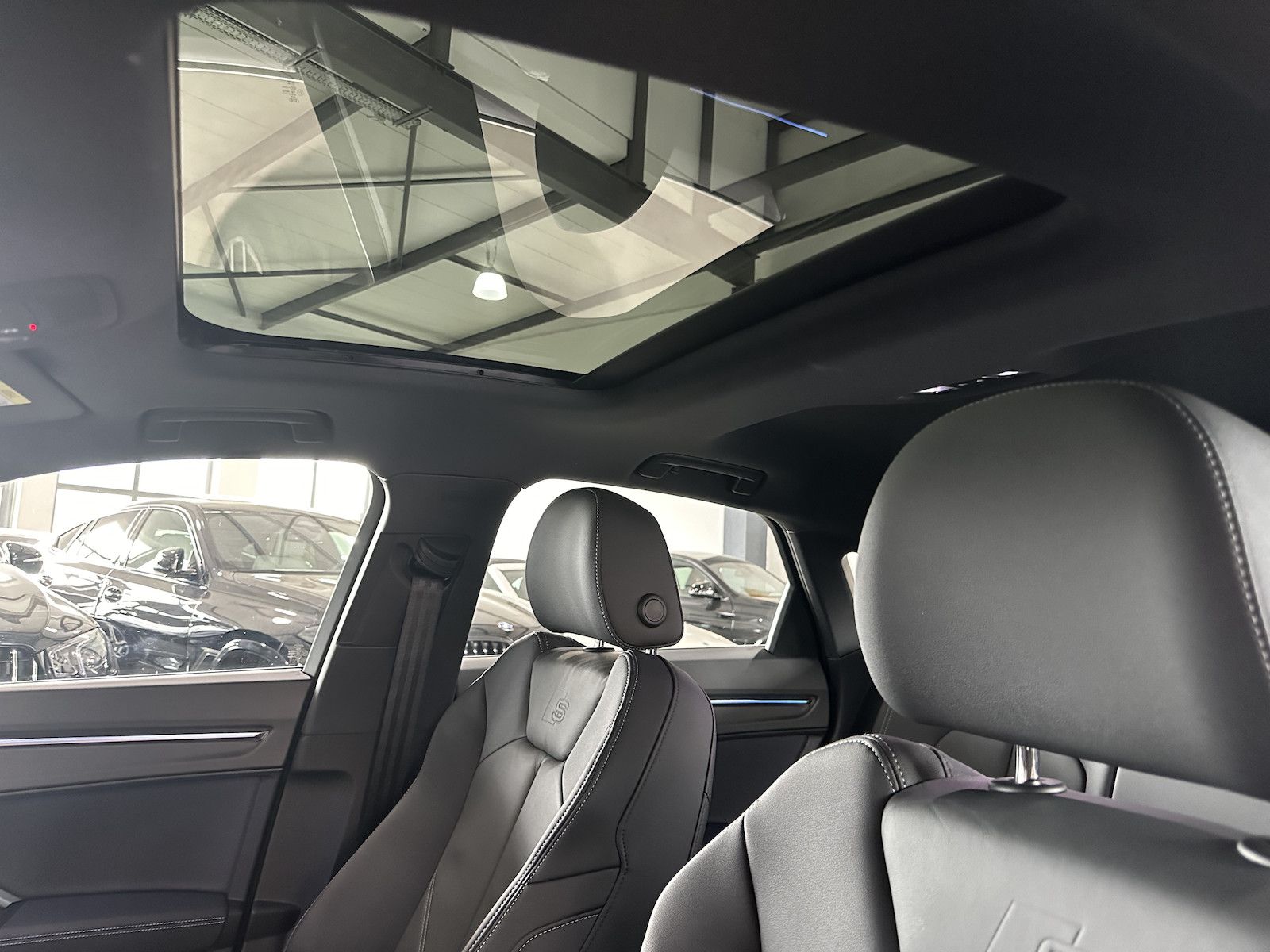 Fahrzeugabbildung Audi Q3 Sportback 35 TDI S line/Pano/Matrix/20´/RFK