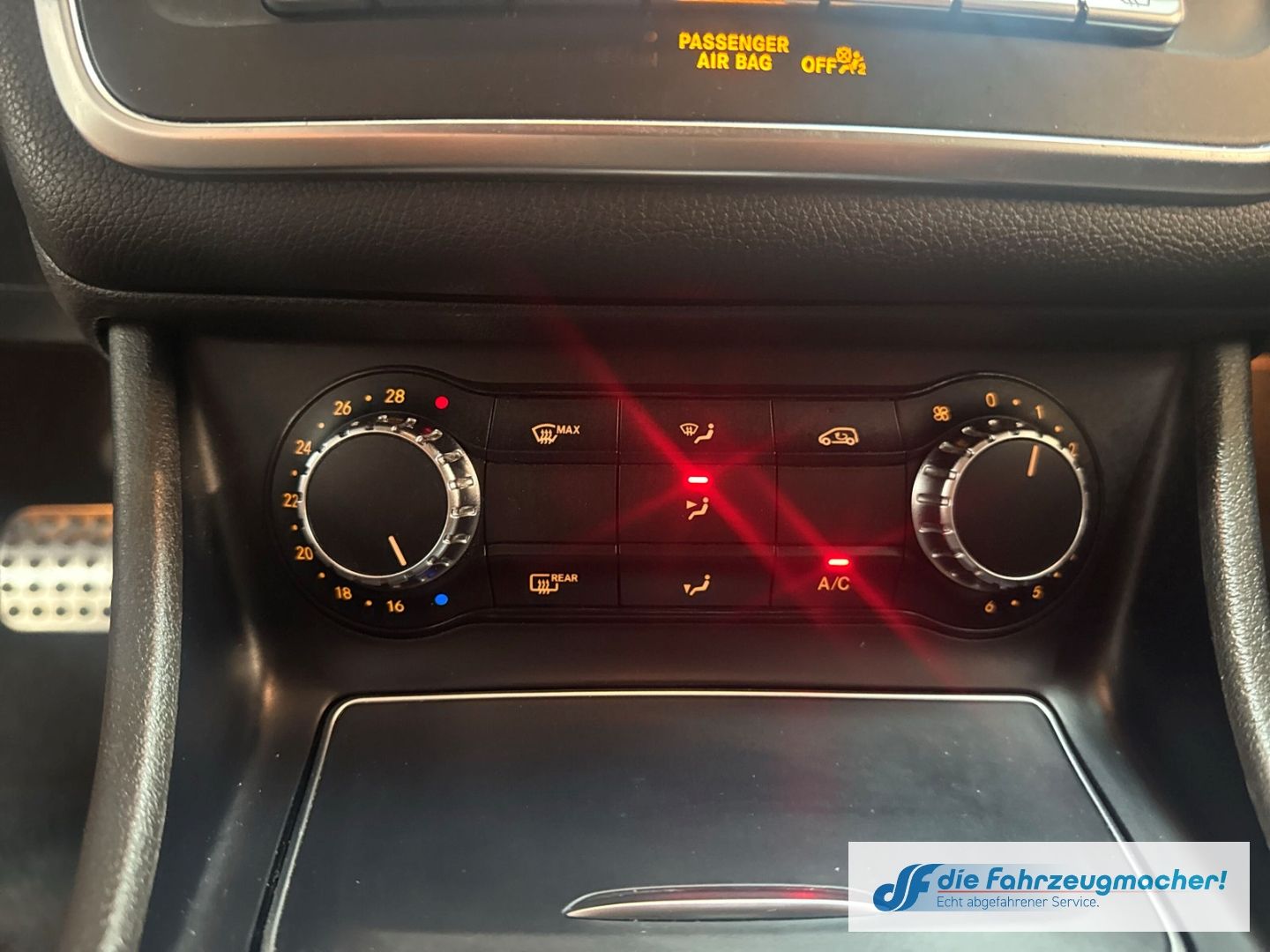 Fahrzeugabbildung Mercedes-Benz CLA 180 Shooting Brake AMG Sportpaket Navi LED *