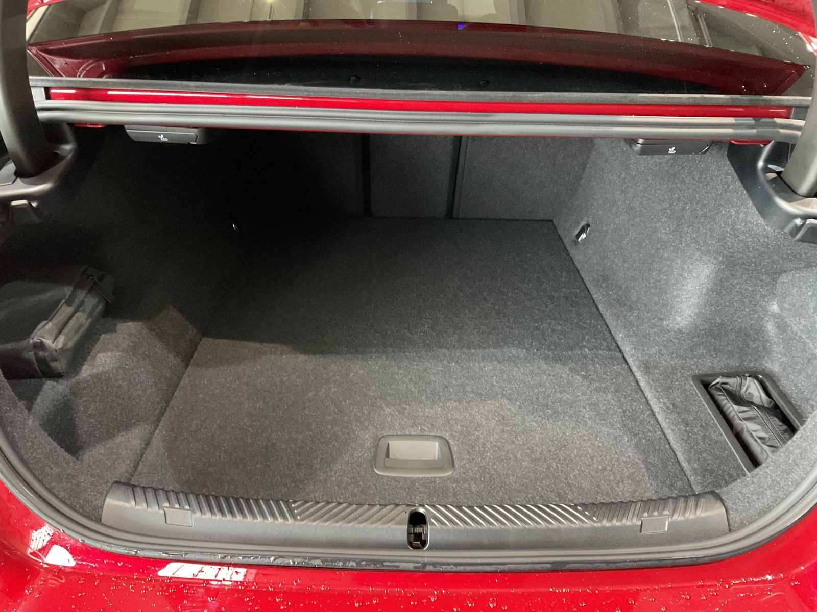 Fahrzeugeinzelansicht 14 Fahrzeugabbildung BMW i5 xDrive40 |Sitzbelüftung |Bowers & Wilkins |M