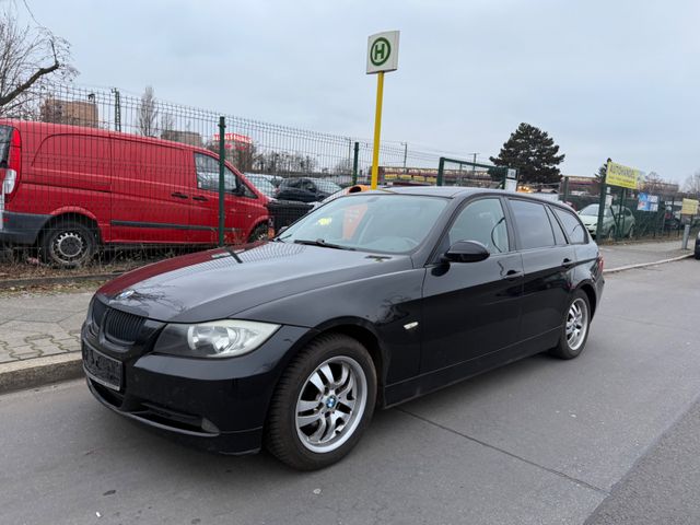 BMW 320 Baureihe 3 Touring 320i Automatik! Leder!