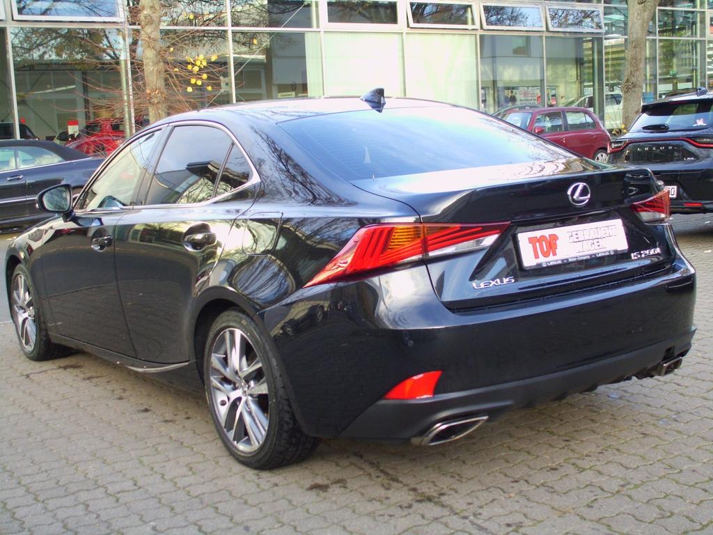 Lexus IS 200