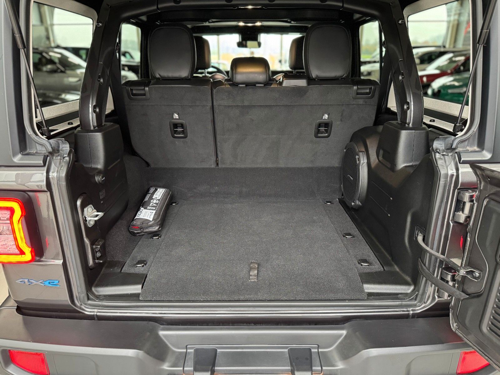 Fahrzeugabbildung Jeep Wrangler Unlimited 2.0 4xe Rubicon "DUAL-TOP"