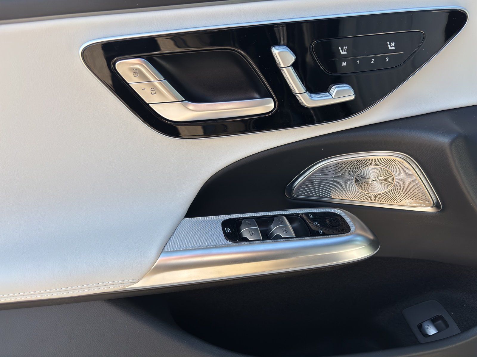 Fahrzeugabbildung Mercedes-Benz E 450 d 4M T AMG *VOLL* BURM-4D DIGLIGHT HEAD-UP