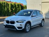 BMW X1 sDrive18i Advantage *Kamera*AHK*Navi*Schalter - : Allradantrieb, Geländewagen