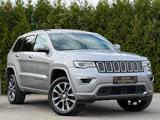 Jeep Grand Cherokee 3.0 CRD Overland *KAMERA*AHK*ASS* - silberne Jeep Grand Cherokee