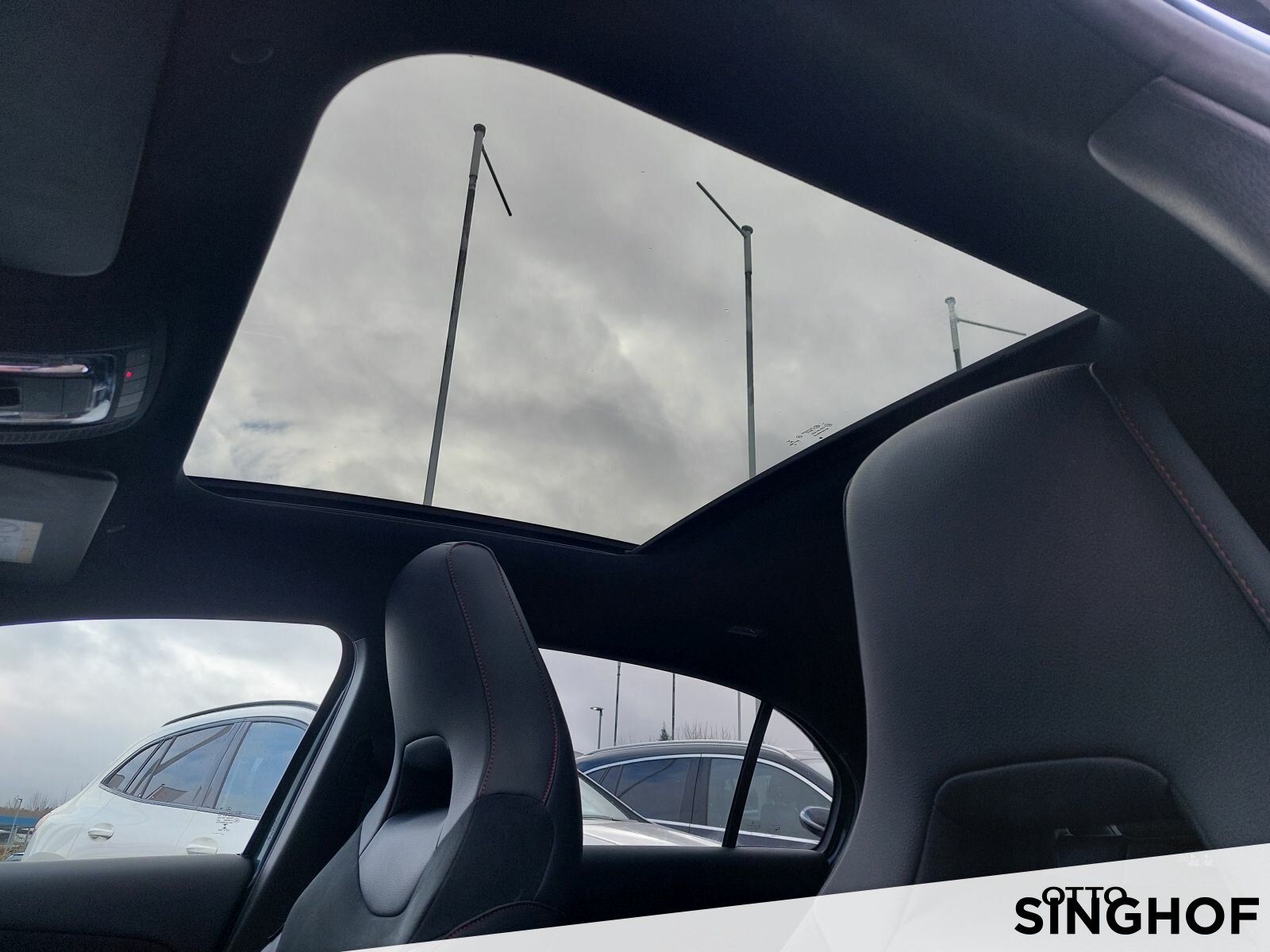 Fahrzeugabbildung Mercedes-Benz A 250 4matic AMG Pano+Night+LED+Rü Kam+Ambiente+